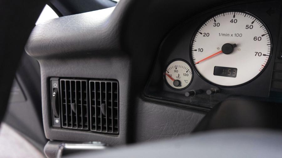 Панель приборов Audi RS2 (8C, B4) 1994 года  (EU) (фото 63 из 150)
